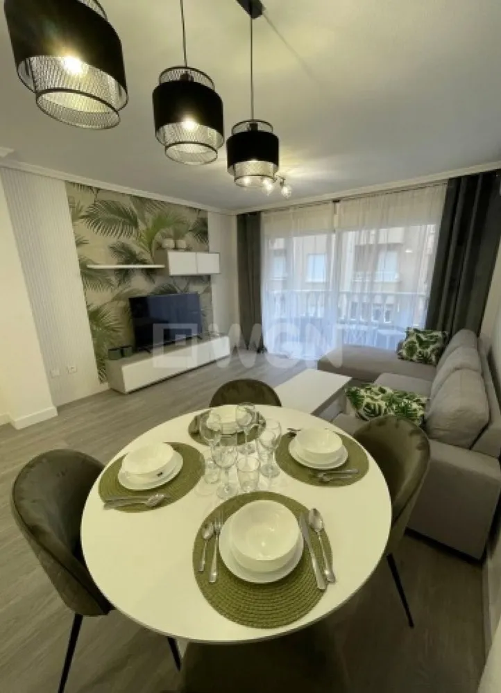 Mieszkanie na  sprzedaż Torrevieja - Nowoczesny apartament w centrum Torrevieja - tylko 400 m od morza!