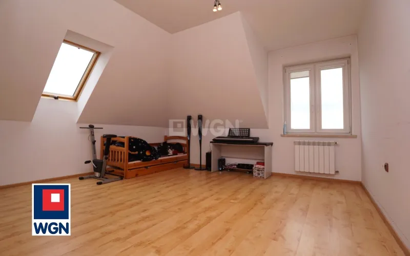 Dom na  sprzedaż Bogdanów - Solidny dom w Bogdanowie.